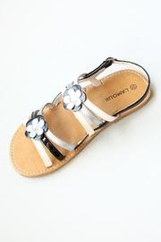  Strappy Flower Sandals