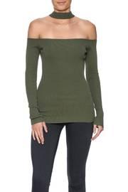  Choker Sweater