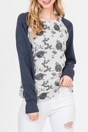  Floral Embroidered Sweatshirt