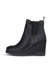  Eleonor Wedge