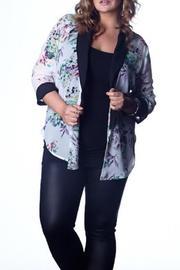  Plus Floral Blazer