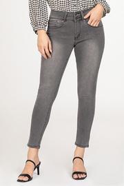  2 Button High Rise Ankle Jean