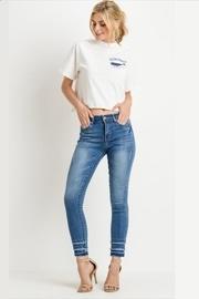 Distressed Fringe Skinny-jean