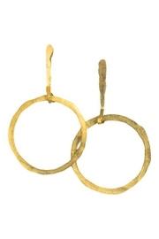  Che Earrings