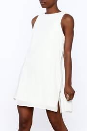  Ivory Sleeveless Shift Dress