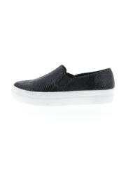  Apex Sneaker