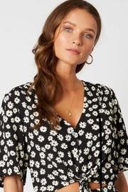  Daisy Crop Top