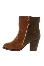  Two Tones Booties