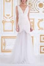  Sleeveless Wedding Gown