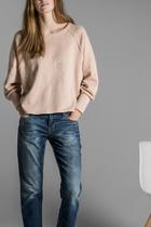  Full Sleeve Sweatshirt