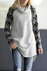  Patterned Sleeve Top