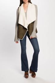  Eartha Vest