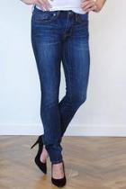  Slim Straight Jean