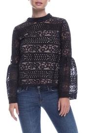  Lace Bell-sleeve Top