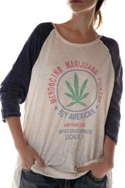  Medicino Raglan Tee