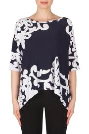  Elegant Filigree Top
