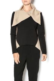  Large Collared Top