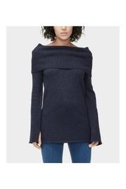  Ugg Off-the-shoulder Sweater