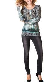  Circles Pattern Top