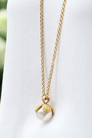  Penelope Pendant Gold Pearl