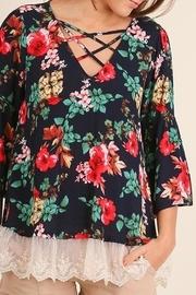  Rose-print Lace-hem Top