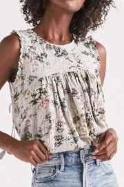  Sleeveless Floral Tank