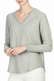  Raglan Sleeve V-neck