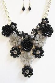  Black-gray Floral Necklace