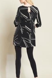  Back-square Cut-out Tunic