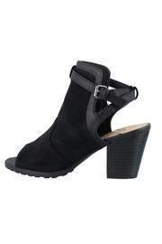  Western Heeled Boot