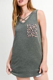  Pocket V-neck Tank