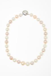  Natural-hued Pearl Necklace