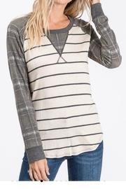  Plaid Raglan-sleeve Top