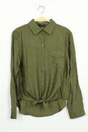  Tie Bottom Button-down