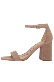  Basic Nude Pumps