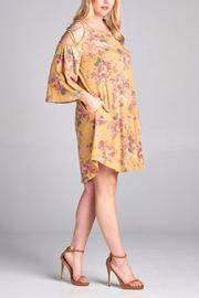  Ayleen Curvy Dress