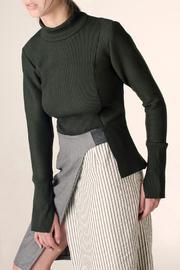  Asymmetrical Crop Top
