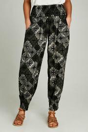  Paisley Tile 2 Pocket Jogger
