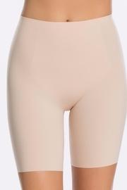  Thinstincts Mid-thigh Short