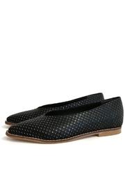  Black Shoe Pericon