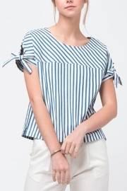  Sleeve Tie Detailed Top