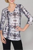  Crinkle Abstract Top