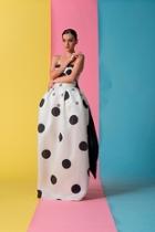  Strapless Gally Gown