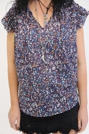  Jin Shirt