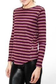  Gilly Eyelets Top