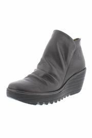  Yip Leather Wedge