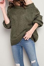  Chunky-knit/cable-knit Sweater