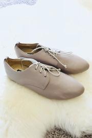  Tisha Leather Flats