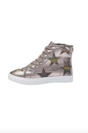 Star Cut-out Sneaker
