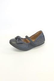  Flat With Strap